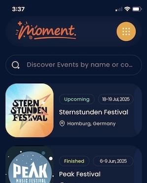 Moment App Screenshot